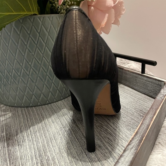 HYPE-BLACK LEATHER PUMPS WITH SHEER CLOTH OVERLAY-8 1/2M - Picture 6 of 15